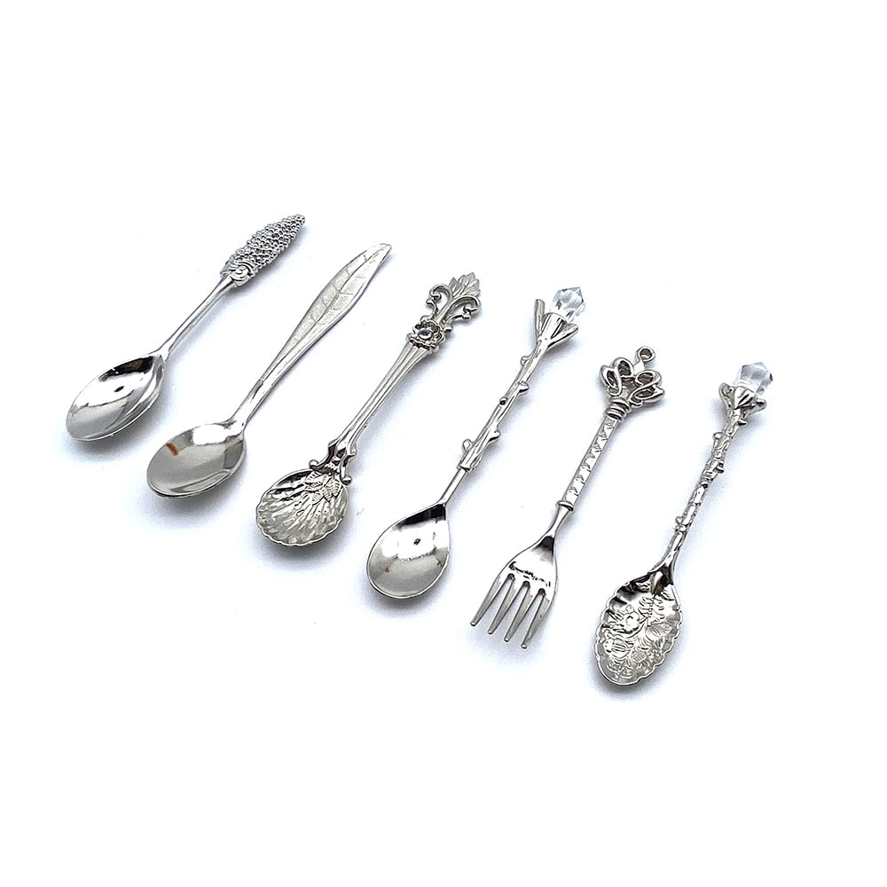 6Pcs Vintage Spoons Fork Cutlery Set Mini Royal Style Metal Gold Carved Teaspoon Coffee Snacks Fruit