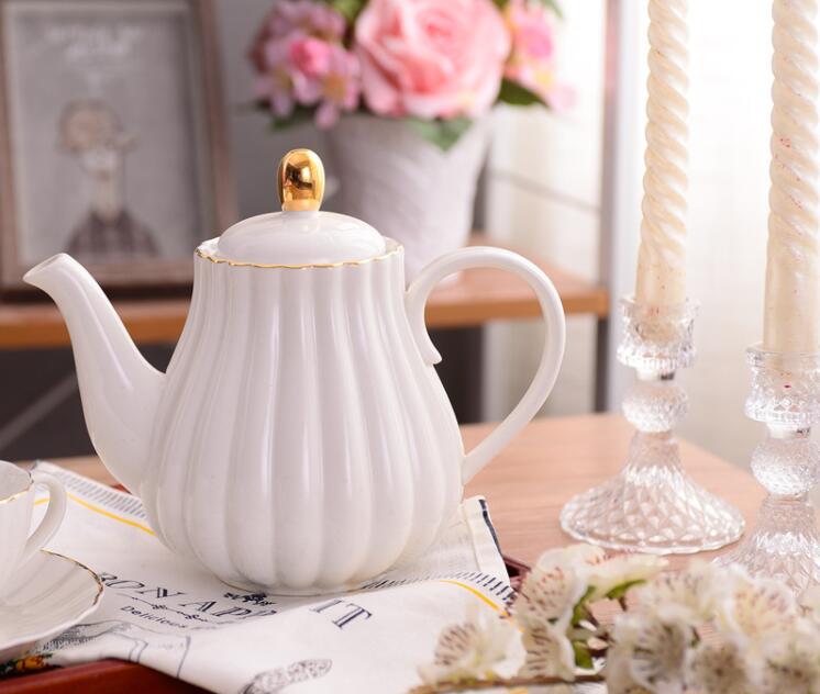 Ceramic Teapot Pumpkin Shape Hand Painted Gold Bone China With Tea Strainer Elegant Pot Set 1L White